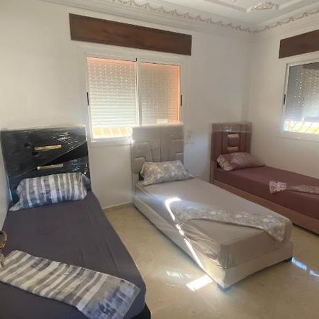 Big Appartement In Ksar Sgher And Close Ksar es Sghir Exterior photo