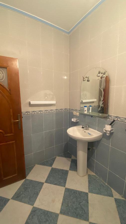 Big Appartement In Ksar Sgher And Close Ksar es Sghir Exterior photo